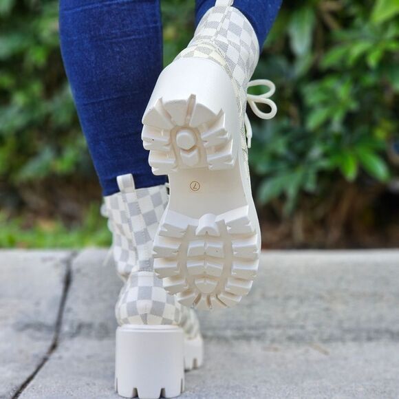 Womens Checkered Lace Up Block Heel Boots - Picture 6 of 6